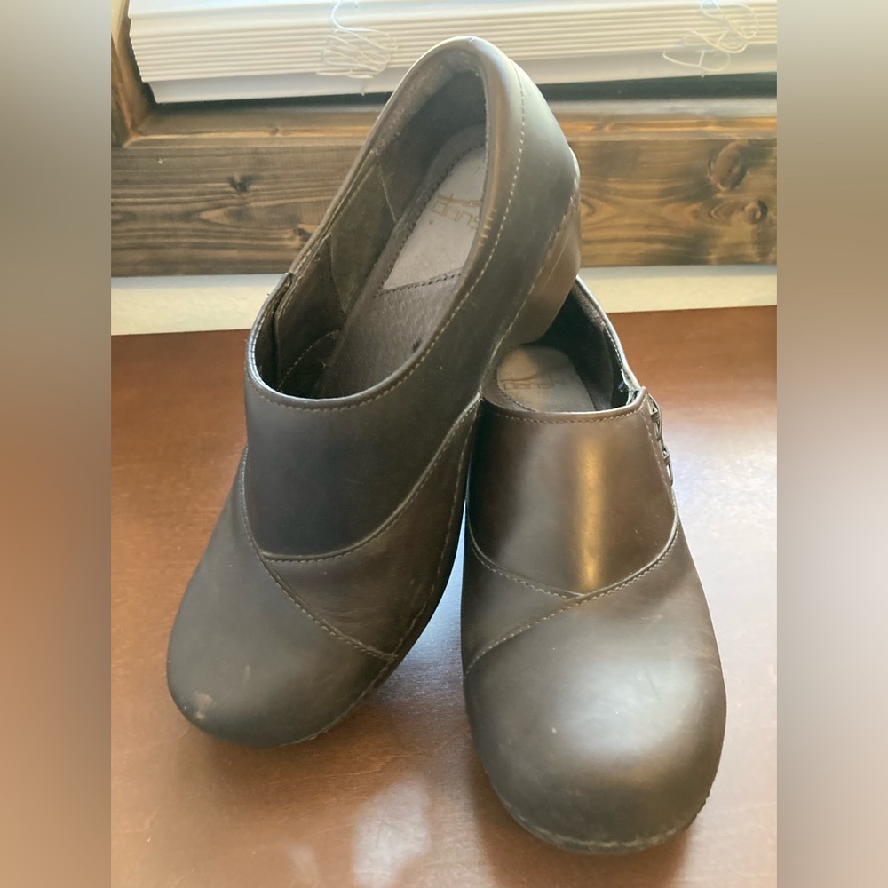 Dansko Stacie Oiled Leather Slip On Brown Heel Clog Comfort Shoes 37 6.5 to 7
